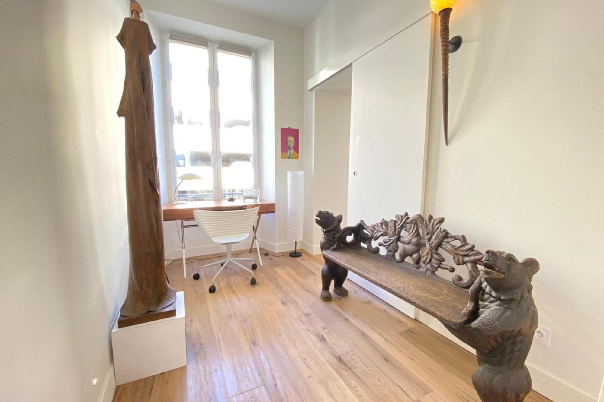 Beautiful 2 Bedrooms 2 Bathrooms Center Of
