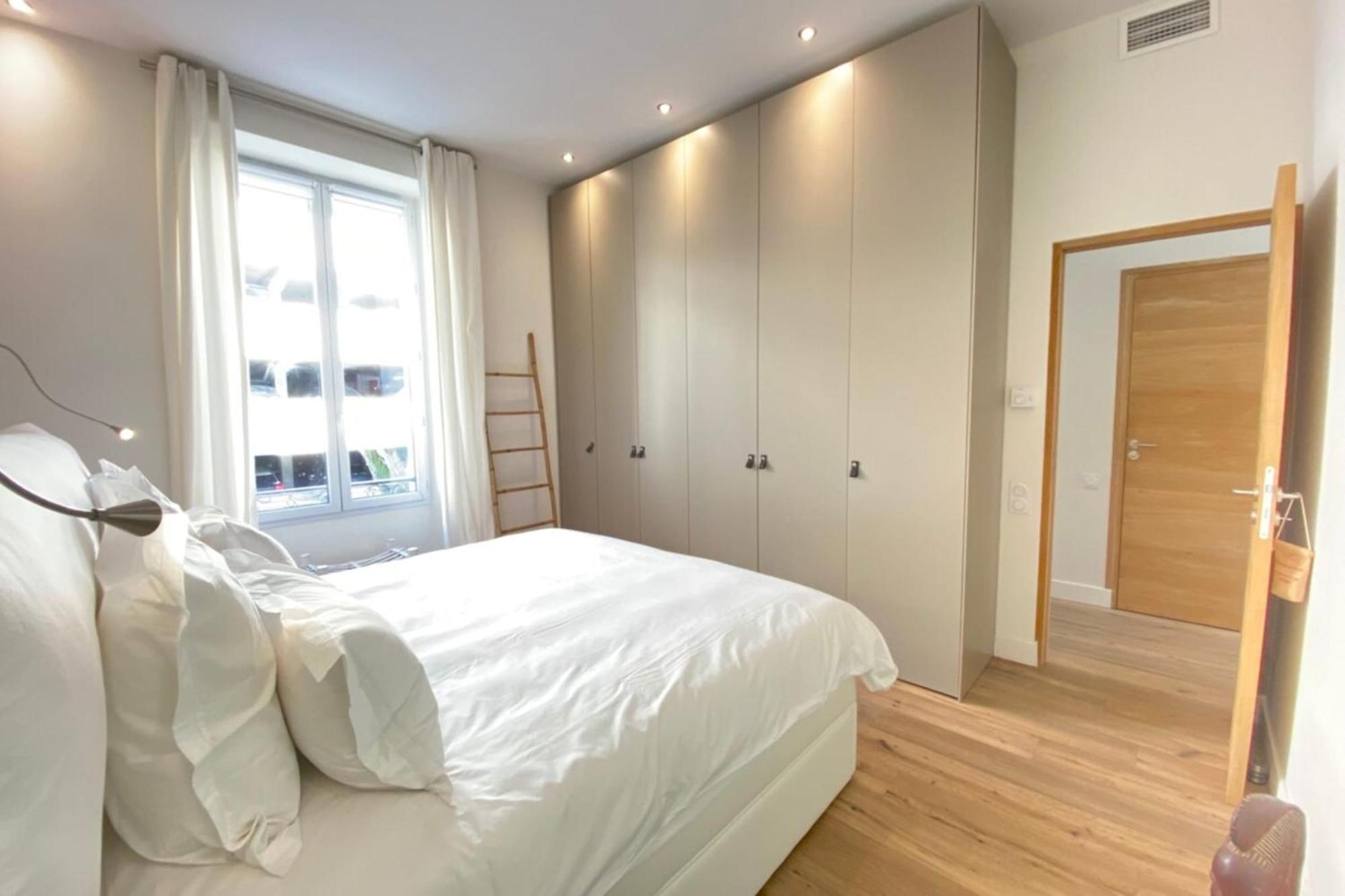 Beautiful 2 Bedrooms 2 Bathrooms Center Of
