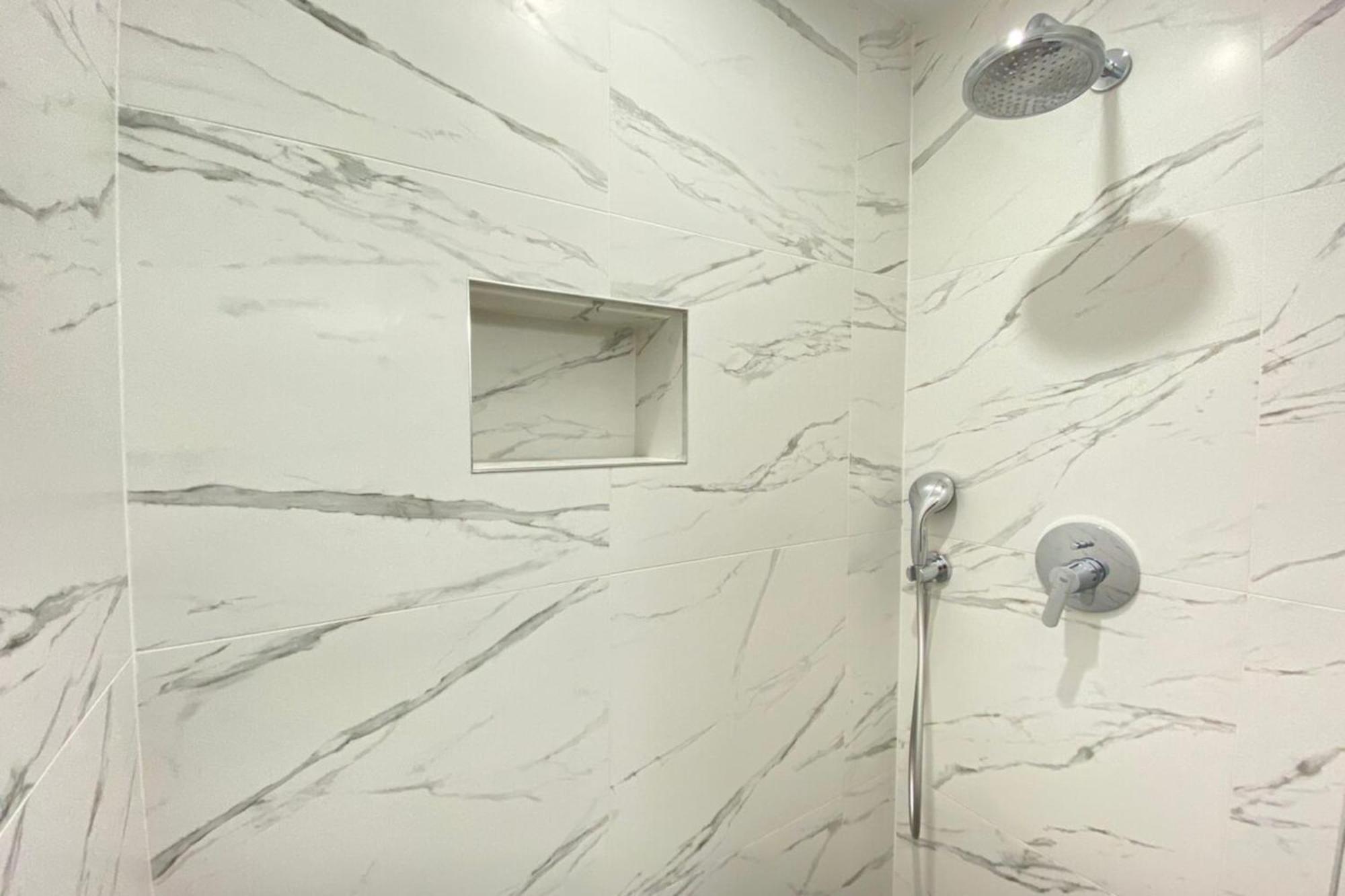 Beautiful 2 Bedrooms 2 Bathrooms Center Of Appartement *